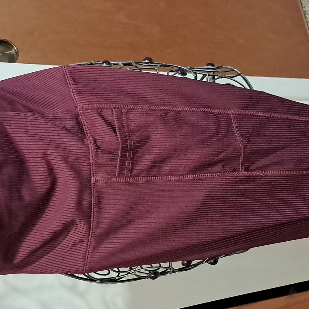 Active USA Ribbed Maroon Leggings - Picture 7 of 8
